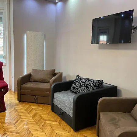 Szechenyi Apartment *