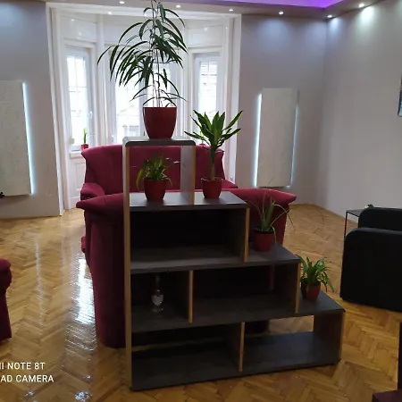 Szechenyi Apartment *